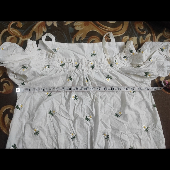 Off Shoulder Puff Sleeved Top 🤍 - Picture 8 of 8